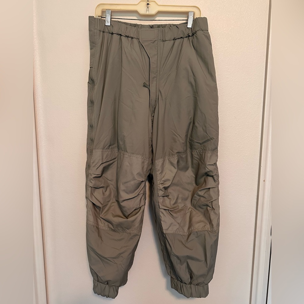 U.S. G.I. EXTREME COLD WEATHER SYSTEM GEN III WATERPROOF PANTS.